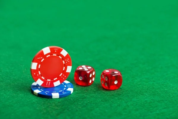 Auto Roulette dashboard showing session summary, win-loss breakdown, and balance history